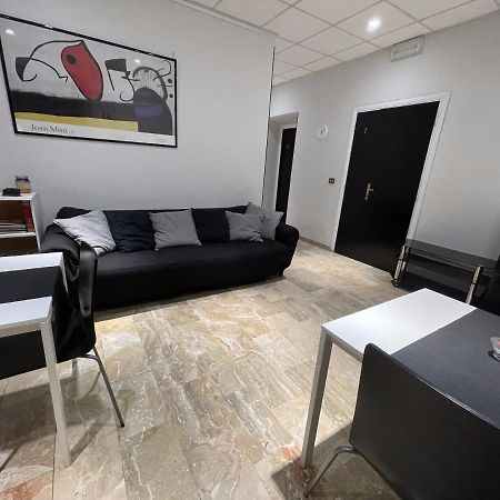 Hotel Sleepy Max Roma Exterior foto