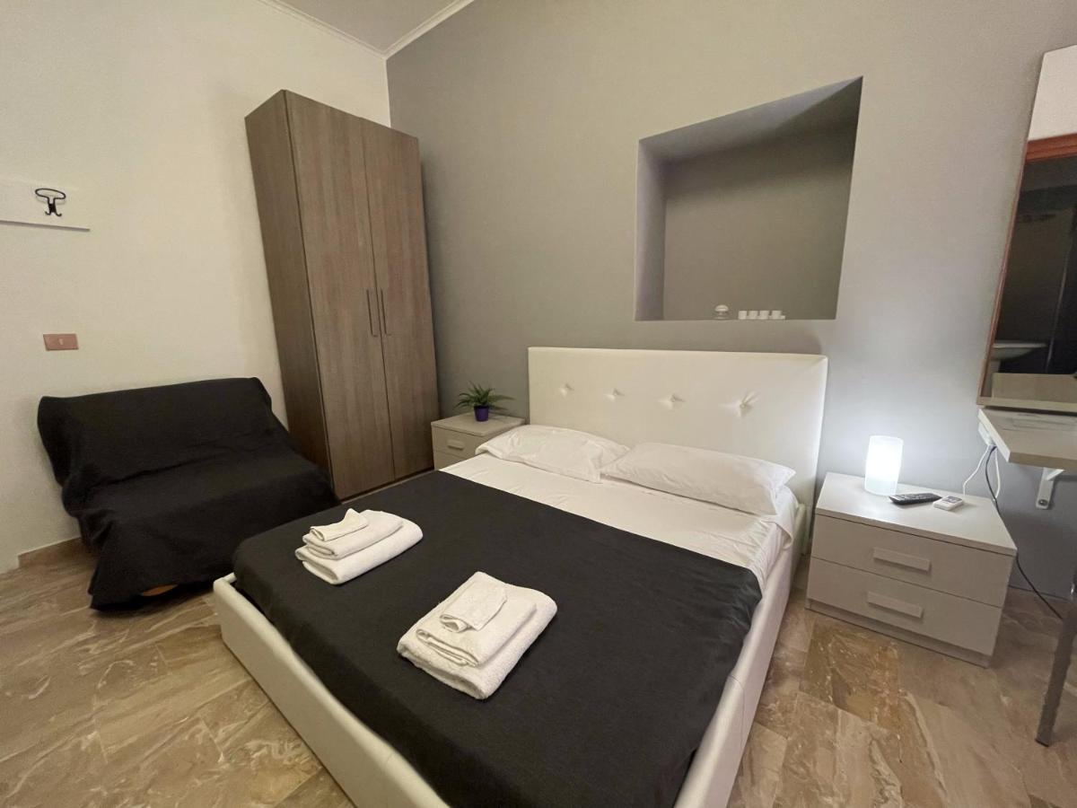 Hotel Sleepy Max Roma Exterior foto